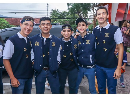 Así fue el seniors entrance de la Academia Americana