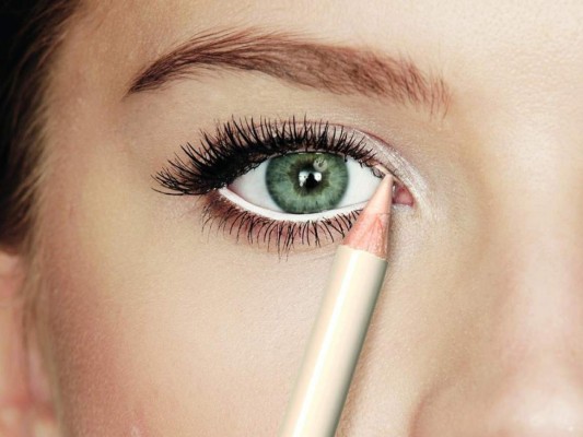 Trucos que seguro conoces para delinear tus ojos  