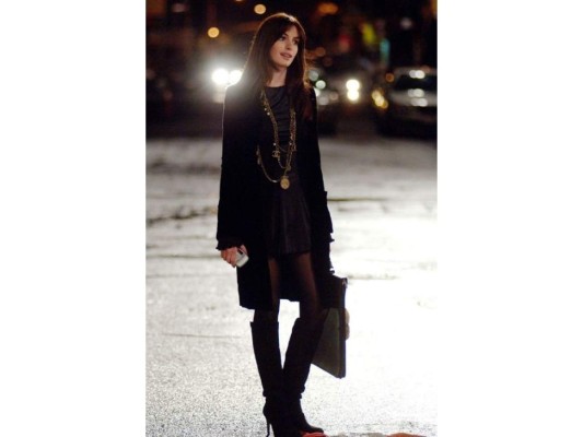 Last but not least: Los looks monocromáticos fueron de los mejores pensados y de los favoritos de los fans, pero este se queda en el corazón de cada uno de los que han disfrutado la cinta porque, ¿cómo olvidar esas botas?