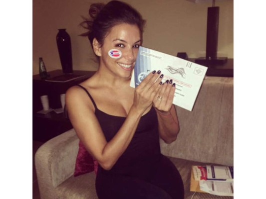 '!Hoy es el día nacional del voto anticipado¡ La mayoría de Estados permite votar antes para que pueda encajar en tu agenda', escribía junto a la foto la actriz Eva Longoria.