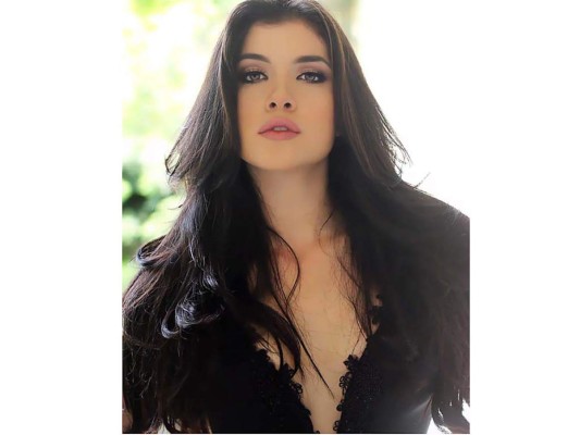 Maria Cepeda de Ecuador, 22 años