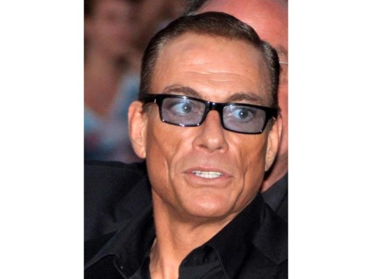 Jean Claude Van Damme sufre desde la infancia de depresión, ha buscado ayuda para sus problemas de drogas que lo han llevado varias a intentar quitarse la vida.