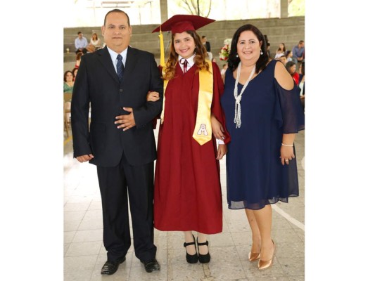 Entrega de títulos de Mayan School I parte