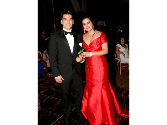 Desfile de los Seniors 2017 Del Campo International School