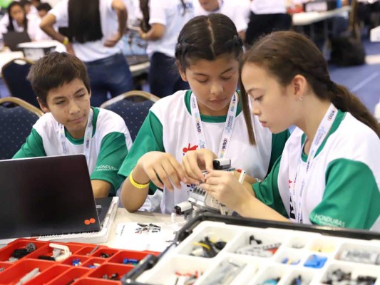 II Olimpiada Nacional de Robótica en Unitec