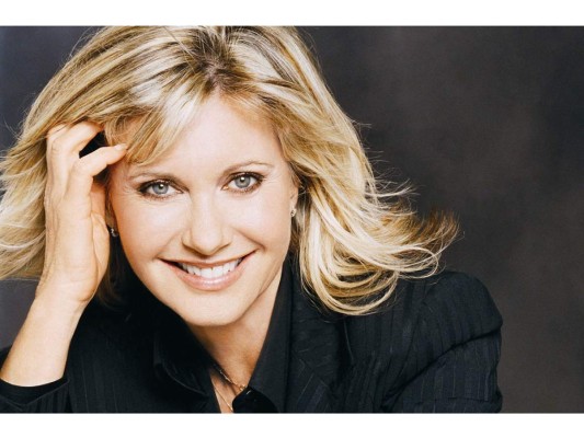 Olivia Newton-John tiene cáncer de mama