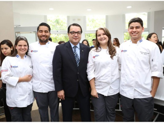 Unitec aperturó la cocina industrial de su edificio gastronómico