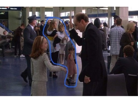 6. El resto de sus hermanos también hicieron un pequeño cameo en el filme, apareciendo junto a madre cuando Hallie se hace pasar por Annie en el aeropuerto