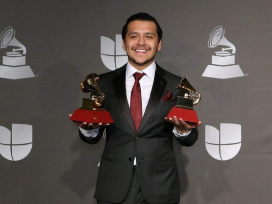 El tema llamado 'Probablemente' lo hizo ganador del premio Grammy Latino. Su éxito lo ha llevado a colaborar con otros artistas como David Bisbal, Sebastián Yatra y Ángela Aguilar, incursionando incluso en otros géneros más cercanos al pop y al reggaetón.
