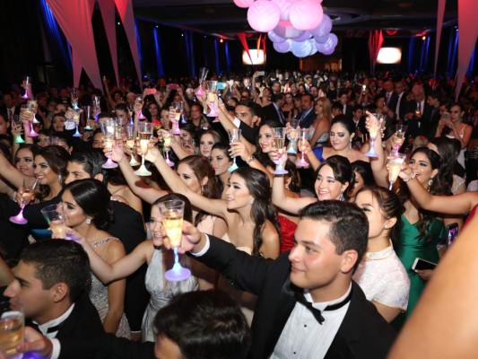 Senior Prom de la Escuela Americana