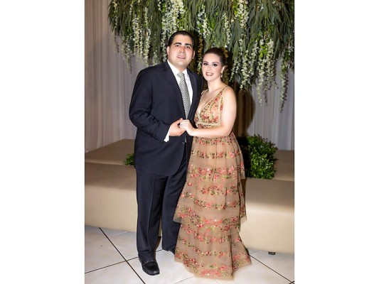 Los recién casados: Guillermo Orellana y Giordanna Kafati. Fotos: Daniel Madrid