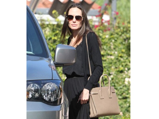 Angelina Jolie de vuelta a la soltería
