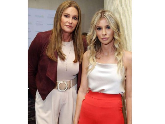 Caitlyn Jenner se casará con Sophia Hutchins