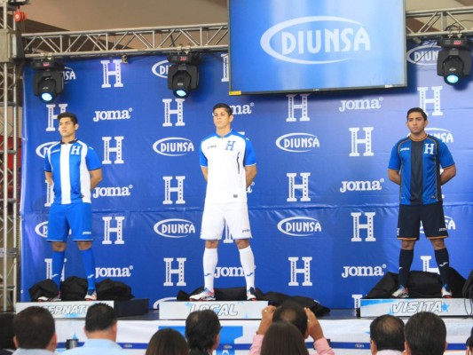 Presentan la nueva camiseta de la selección nacional &nbsp;&nbsp;