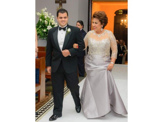 La boda de Verá Lucía Díaz y José Luis Melara