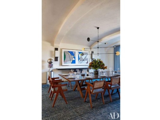 El comedor de Kourtney Kardashian es sofisticado y alegre