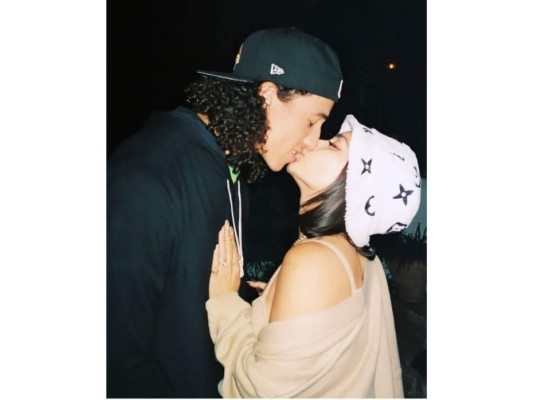 Vannesa Hudgens sorprendió a todos sus seguidores luego de postear una fotografía con su nuevo novio, Cole Tucker.