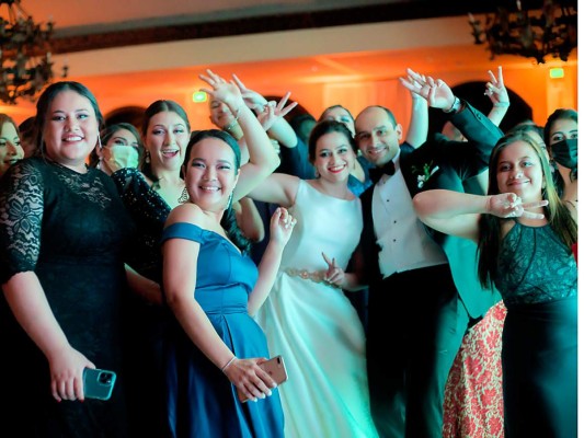 La boda de Azaria Martínez y Fernando Torres