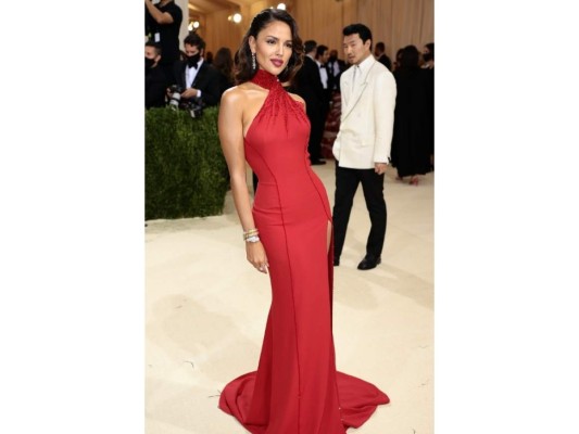 Eiza Gonzales en Versace