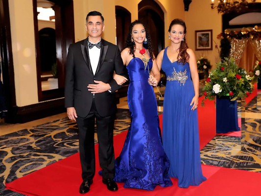 Emocionante noche de graduación de los seniors 2021 de la Metropolitan School