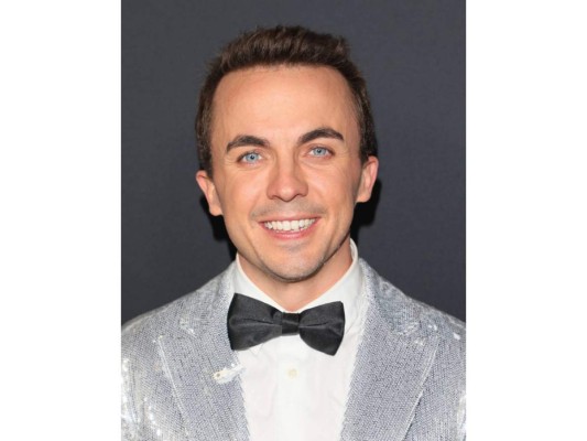 Frankie Muniz, conocido por su papel en la exitosa serie Malcolm el de en medio, tiene sangre latina gracias a su padre que es puertorriqueño. Su nombre real es Francisco.