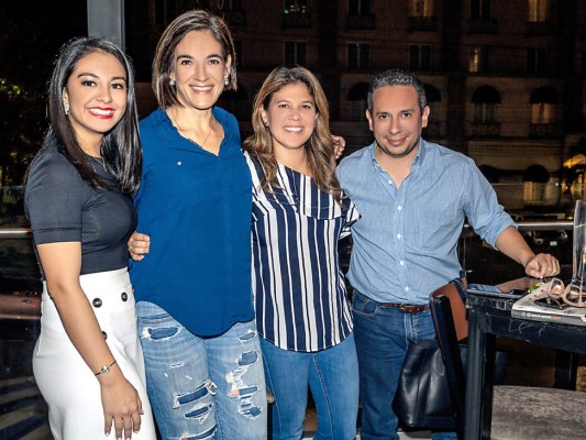 Alegre velada en Cervecería Chapultepec