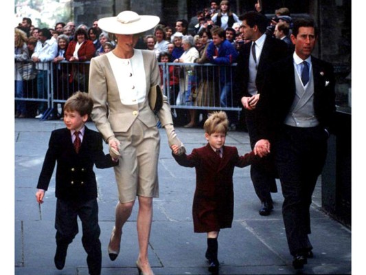 Fotos inolvidables de Lady Di con William y Harry