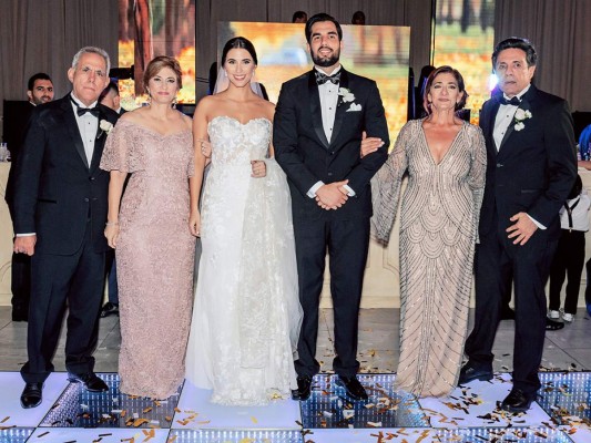 Gamal Nazar y Melanie Andonie celebran por su amor