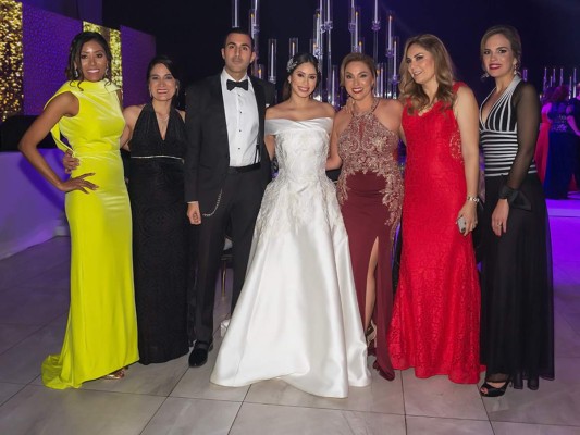 Farid Handal y Mónica Hernández celebran su boda eclesiástica  