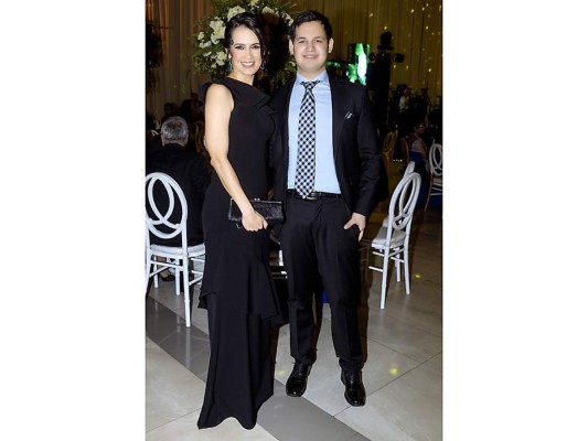 Rodrigo Elizeche y Frances Barahona se casan