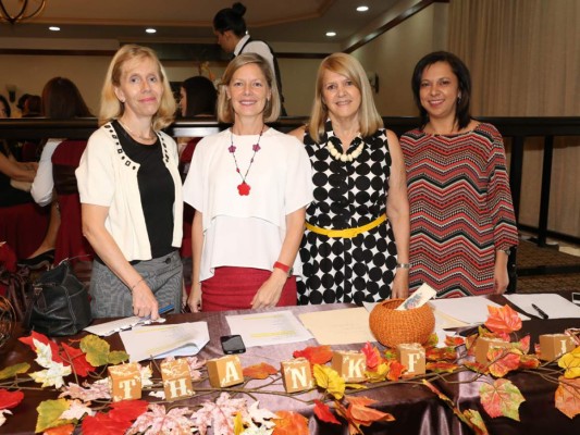 Kristin Nealon, Elena Albero, Mónica Rossi y Karin Ortega