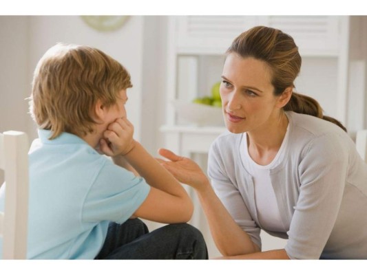 Trate de mantener la calma.<br/>Los niños son extremamente sensibles a las reacciones de sus padres durante momentos de estrés.<br/>