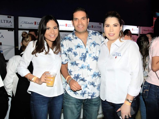 Michelob Ultra inauguró Ultra Bar en la Plaza Juniana   