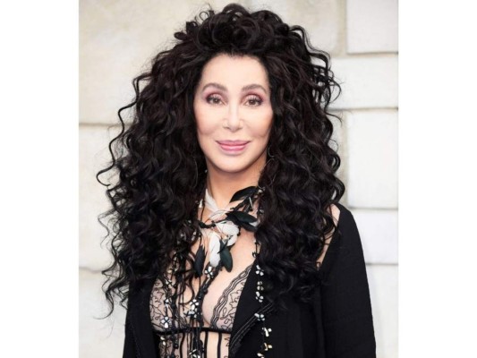 Cher: En una entrevista mientras le preguntaron por ella, su respuesta fue ''Nunca he visto a una Kardashian pero a esas deberían arrojarlas en una autopista. Y no es broma''.