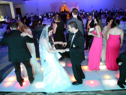 Boda de Mariela Girón y Luis Mario Hernández