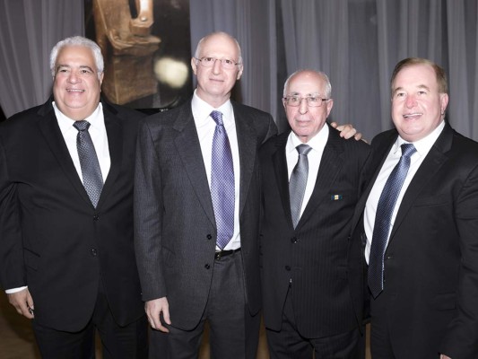 Camilo Kafati recibe homenaje El Forjador 2017  