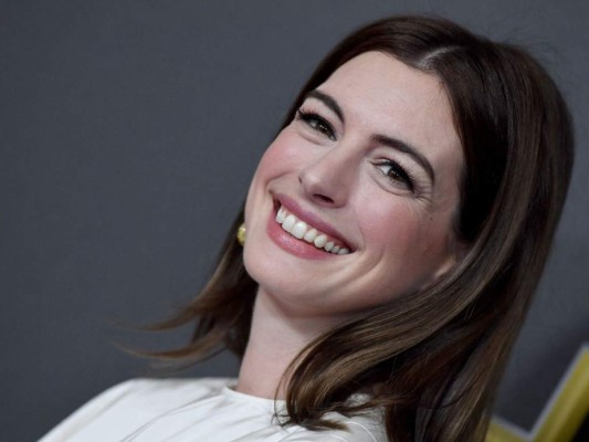Anne Hathaway anuncia su embarazo en Instagram