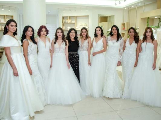 Marcia Lagos y el equipo de modelos que lucieron la colección Pronovias 2020