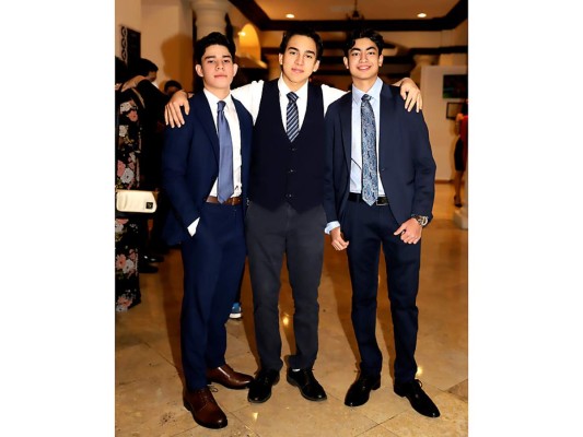 Rodrigo López, Ian Hernández y Ángel Páez