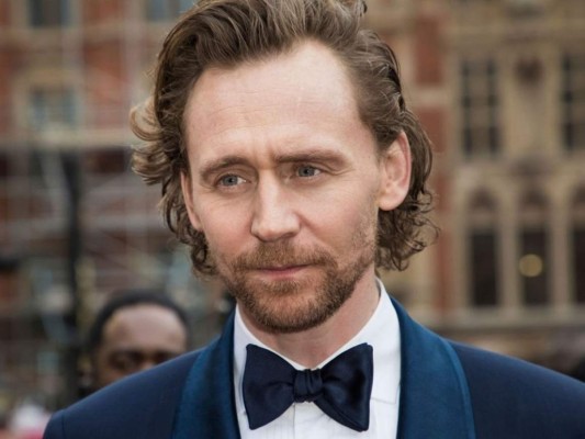 Debido a sus estudios en Cambrigde, Tom Hiddleston aprendió español, francés y griego.