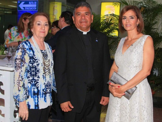 BANPAIS rinde homenaje al padre Antonio Quetglas