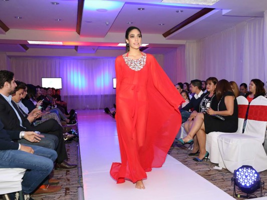 BeautyBook celebra su primer año con exclusiva pasarela