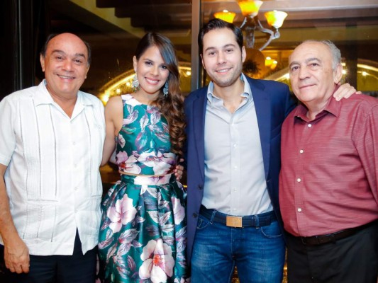 Fiesta catracha para Angelo Casco y María Fernanda Welchez