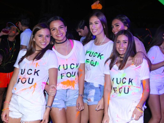 Neon Party por una noble causa