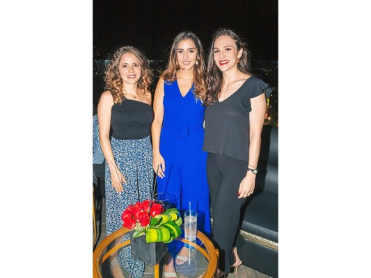 Julissa Bonilla, Fabiola Panting y Alejandra Handal.