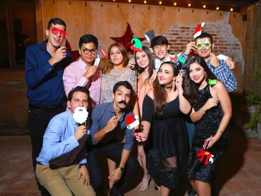 Christian Yuja, Rena Sabillón, María Celeste Menjivar, Michlle Medina, Felipe Orden, Ashley Palencia, Isabel Echeverry, Mario Nuñez y José María Deras. Foto Alex Muñoz