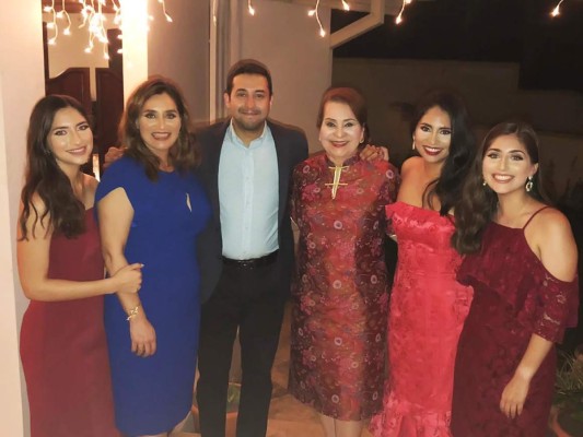 Héctor Bustillo y Sara Bogran se comprometen en matrimonio  