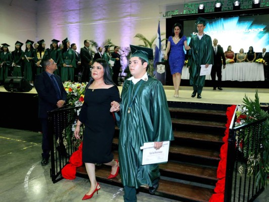 Graduación de los Seniors 2019 de Elvel School