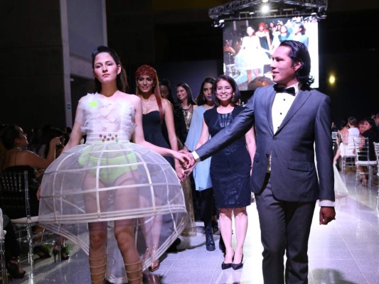 Roberto Ramírez forma parte de nuevas propuestas en Credomatic|American Express Estilo Moda 2016