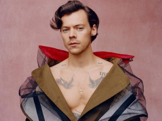 Harry Styles llega a la portada de Vogue y se vuelve histórico